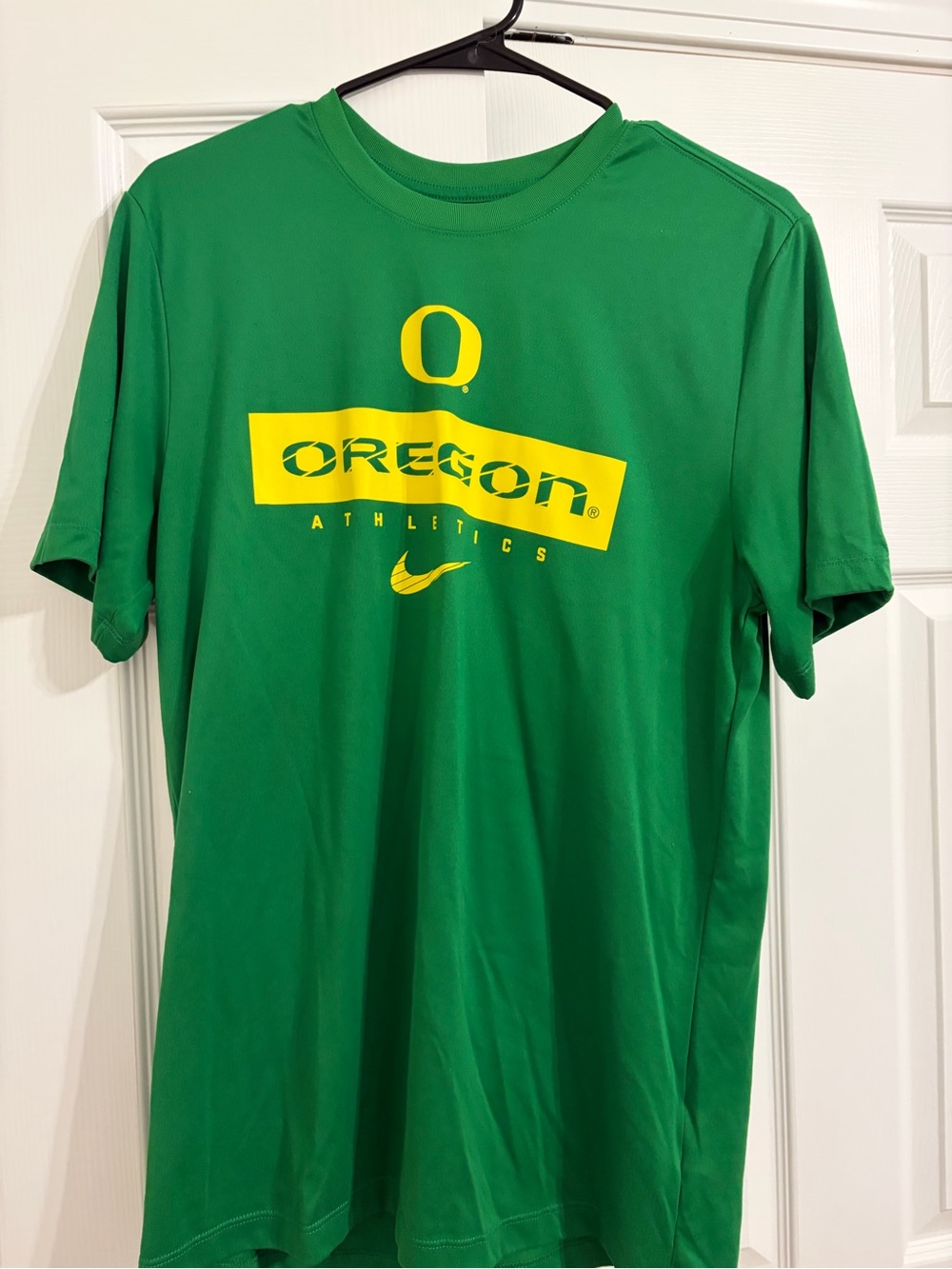 Nike Green Oregon Athletics Short Sleeve Tee with Yellow Logo
